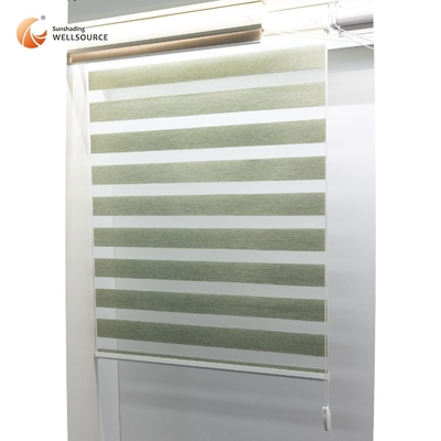 Офисное окно в помещениях Zebra Roller Blinds для дневного и ночного использования
